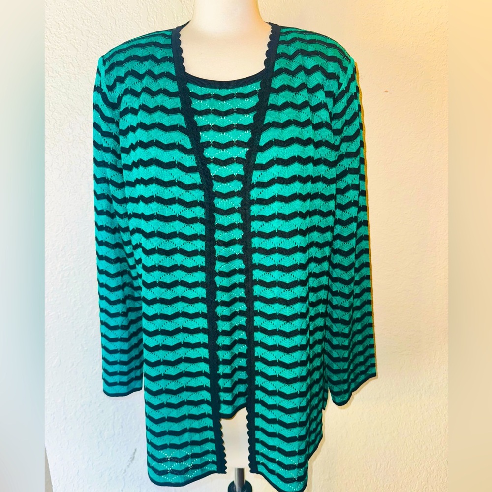 Vibrant Misook 2 Piece Tank and Jacket